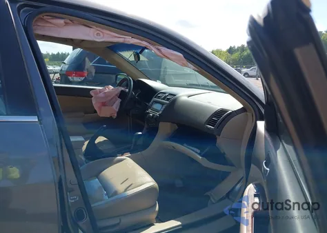 2006 Honda Accord 2.4 Ex from USA, damaged, VIN 1HGCM56876A075195